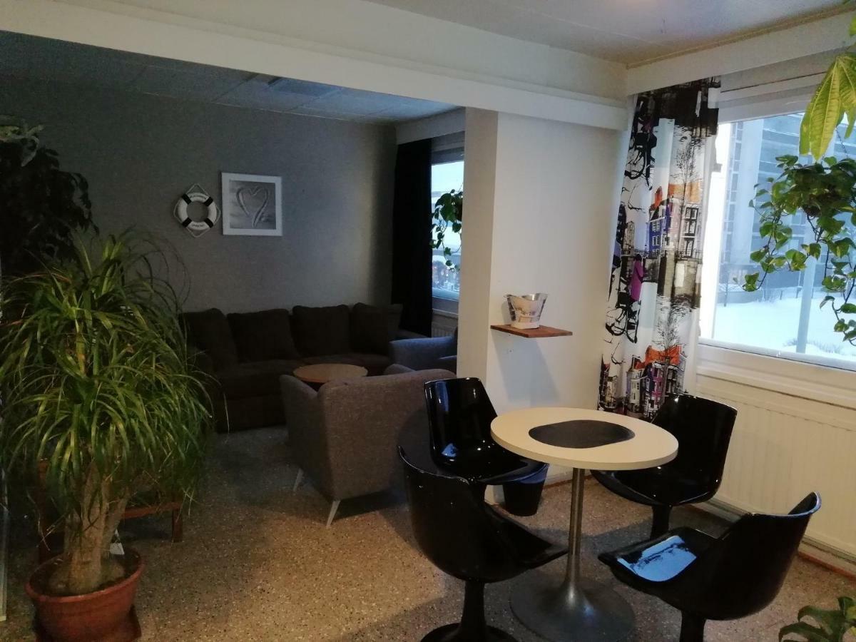 קובולה Hotel Turistihovi מראה חיצוני תמונה